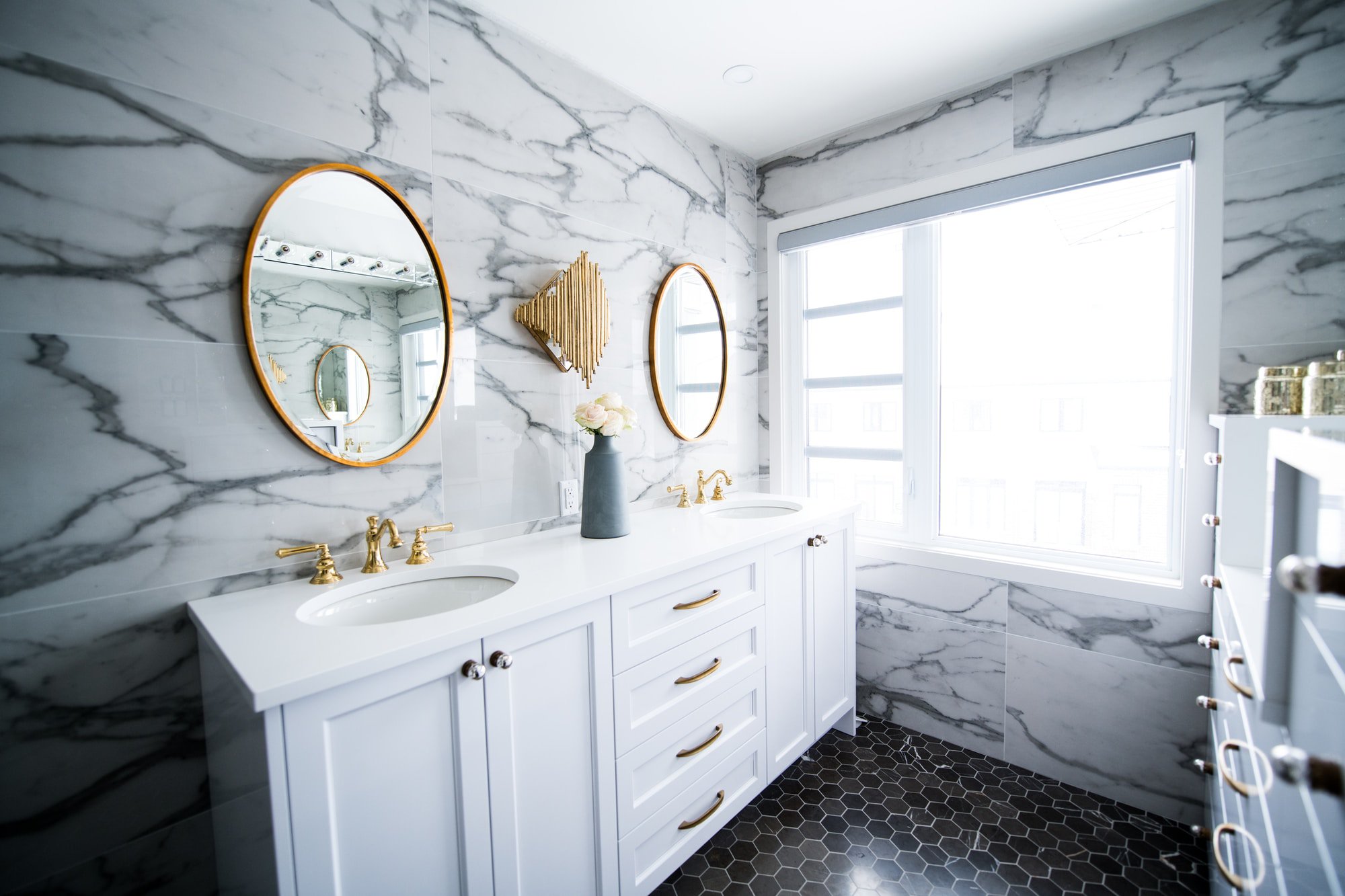 Important Factors To Consider For Bathroom Window Treatments
